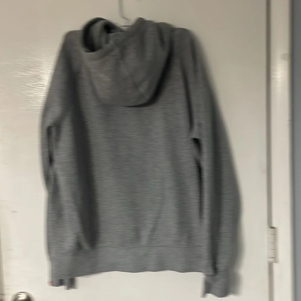 Nike essential full zip up
